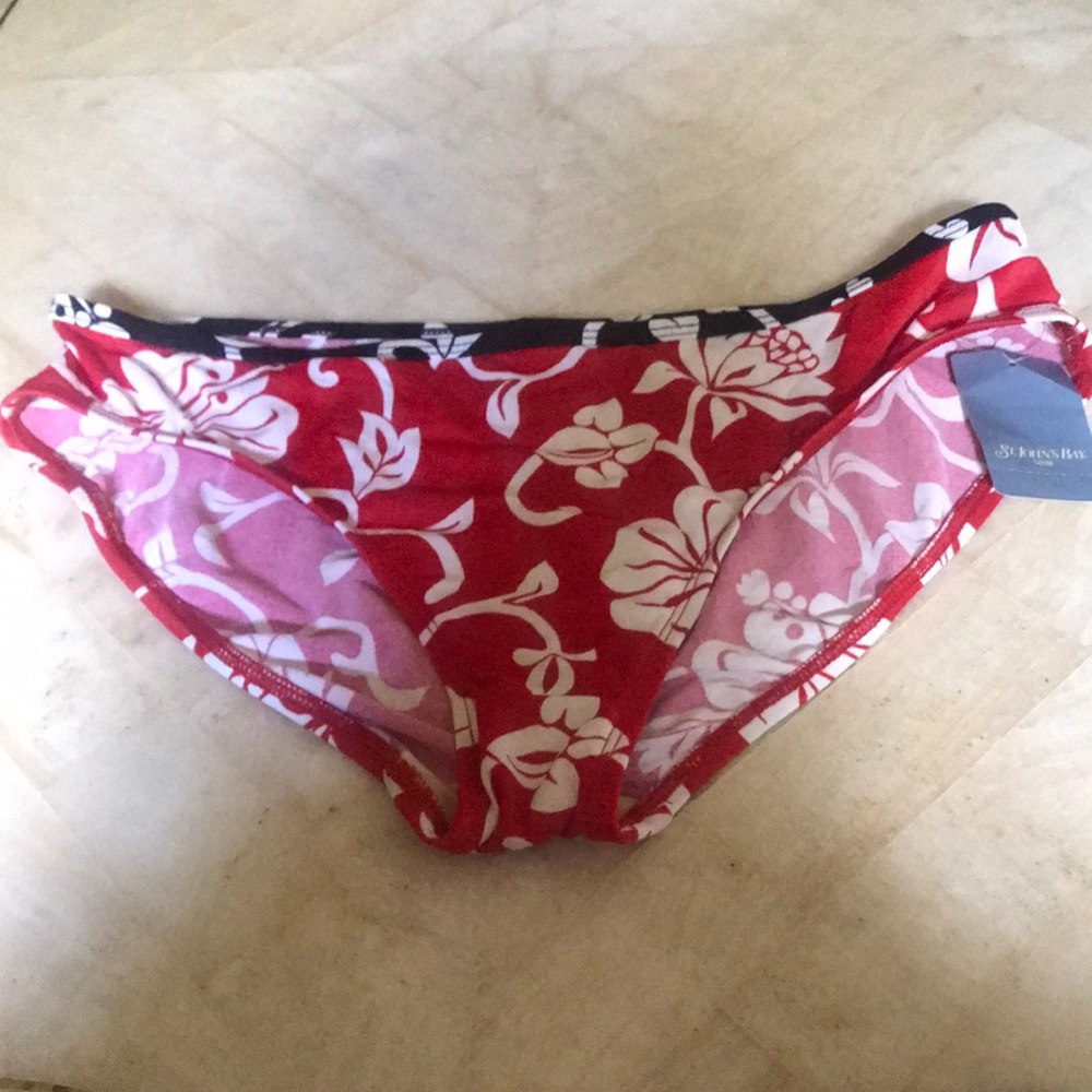 ST JOHN’S BAY SWIM FLORAL HIPSTER PANT RED/W BLACK  SIZE 14